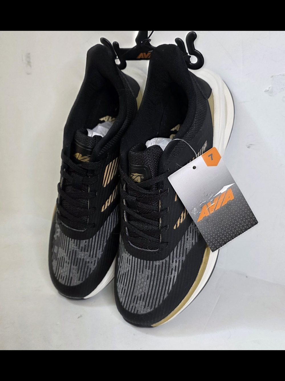 AVIA  Black Gel Trail Athletic Sneakers Womens 7